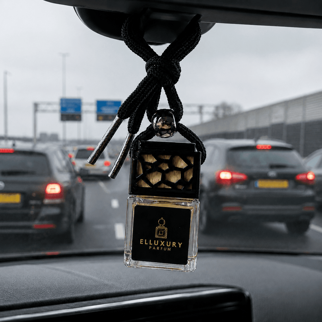 Autoparfum in de auto: wat doet dat met je humeur? - Elluxuryparfum